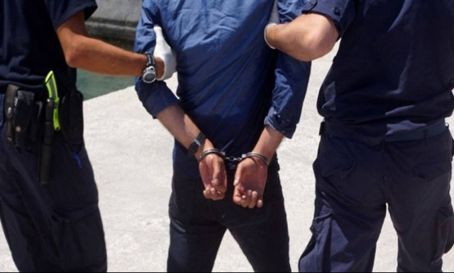 Θεσσαλονίκη: Τέσσερις συλλήψεις για παράνομες διακινήσεις αλλοδαπών - Τους στοίβαζαν σε φορτηγά