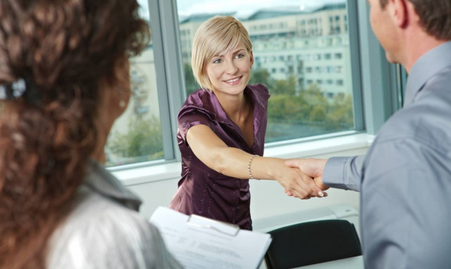 Οι επιστήμονες λένε ότι οι άλλοι αποφασίζουν αυτά τα 11 πράγματα για σας σε λίγα μόλις δευτερόλεπτα