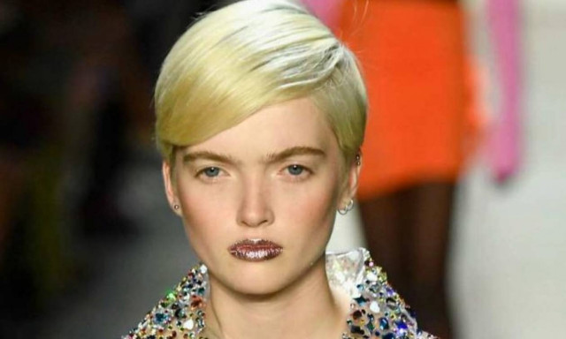 Τα ''Foil Lips'' είναι η τελευταία τάση στο μακιγιάζ που θα σε ενθουσιάσει