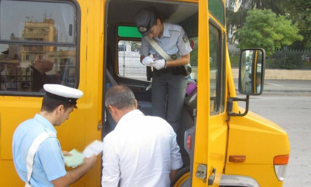 Πρώτη μέρα στο σχολείο: Σωρεία παραβάσεων εντόπισε η ΕΛ.ΑΣ. σε σχολικά λεωφορεία