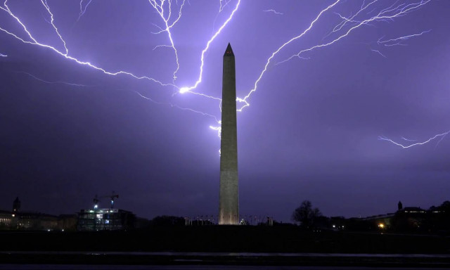 Η επέλαση του τυφώνα Φλόρενς: Σε κατάσταση έκτακτης ανάγκης κηρύσσεται και η Ουάσινγκτον (Vid)