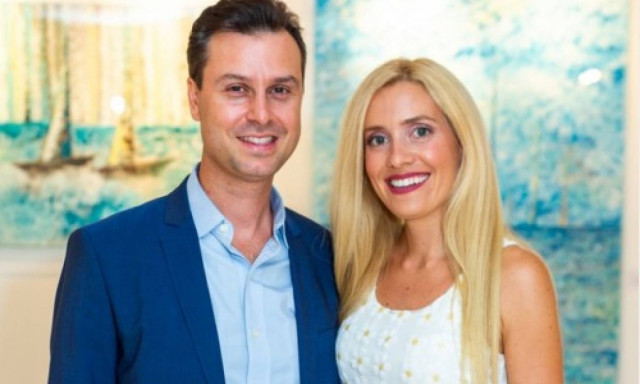 Ελένη Σαμέλη Βαρουξάκη: Τα λαμπερά εγκαίνια της πρώτης έκθεσης της (vid)