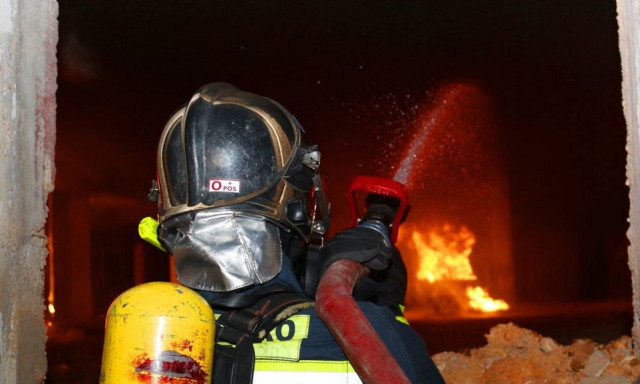 Φωτιά σε διαμέρισμα στα Μελίσσια: Στο νοσοκομείο τρία άτομα