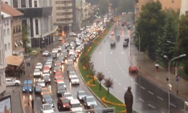 ΑΥΤΟ θα πει μποτιλιάρισμα! (vid)