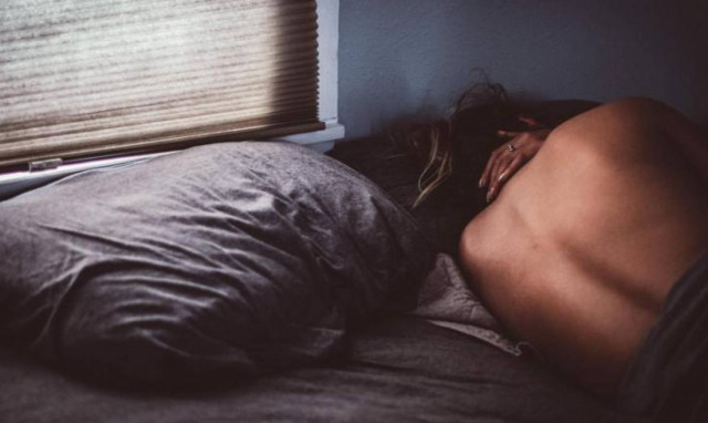 Δυσκολεύεσαι να κοιμηθείς; Το τρικ του αμερικανικού στρατού βάζει τέλος στις αϋπνίες σου