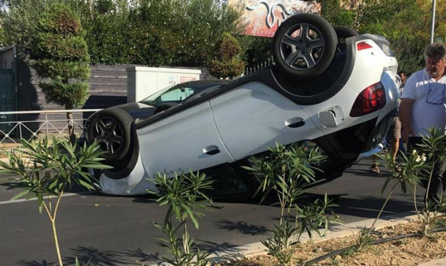 Σοβαρό τροχαίο στη Μεταμόρφωση – Αναποδογύρισε αυτοκίνητο