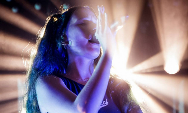 Ποια είναι η Au/ Ra, η έφηβη τραγουδίστρια από τους Camelphat