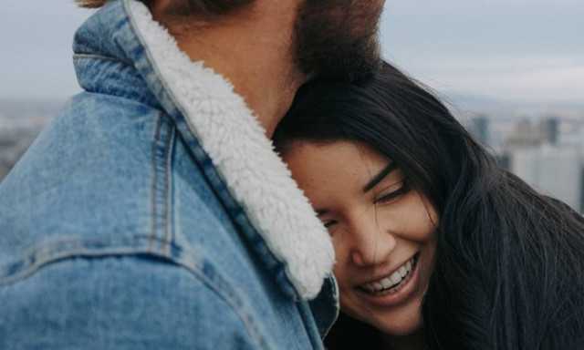 Πρέπει να περιμένεις ή να κάνεις εσύ την πρώτη κίνηση;