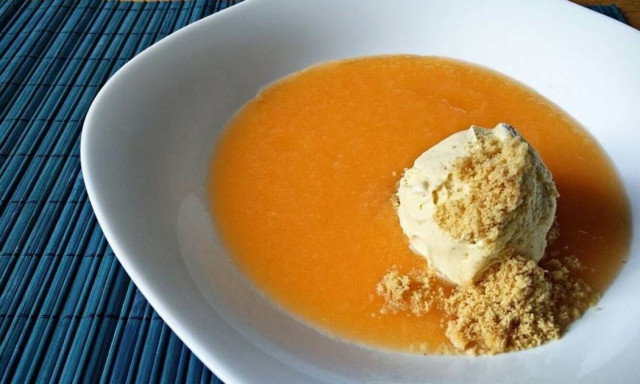 Λαχταριστή συνταγή: Σούπα πεπονιού με παγωτό βανίλια