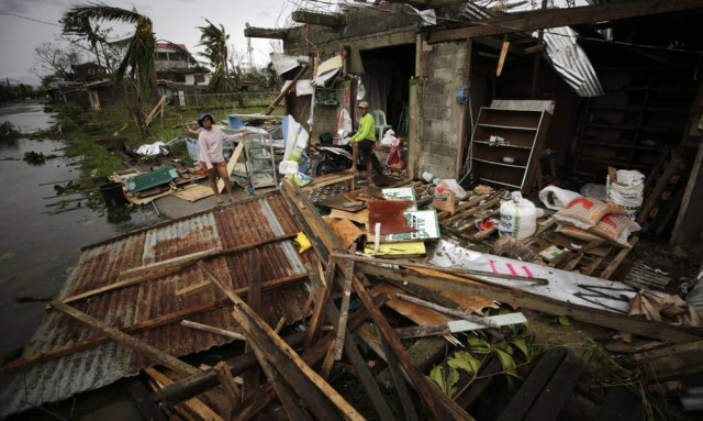 Ο υπερτυφώνας Μανγκούτ σαρώνει Φιλιππίνες και Ταϊβάν - Τουλάχιστον τρεις οι νεκροί (pics&vid)