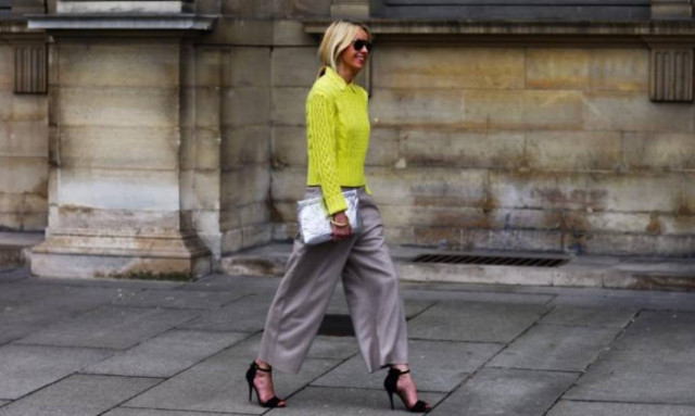 Το απρόσμενο χρώμα που θα φωτίσει τα look της εποχής δεν το προσπερνάς