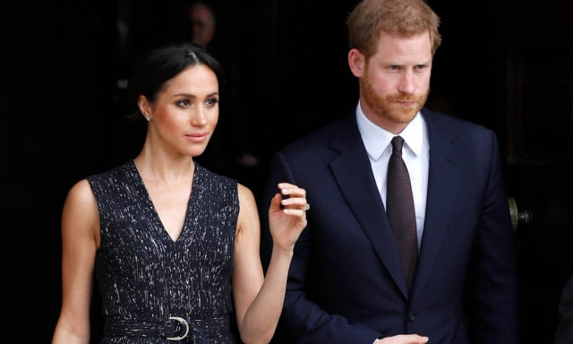 Δεν φαντάζεστε τι αναγκάζει τη Μέγκαν Μαρκλ να φορά κάτω από τις φούστες η Βασίλισσα!