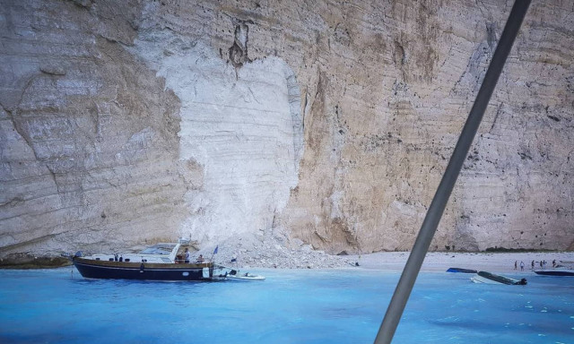 Ζάκυνθος: «Ναυάγιο» ώρα μηδέν - «Ανοργάνωτη» η παραλία με τους εκατομμύρια επισκέπτες