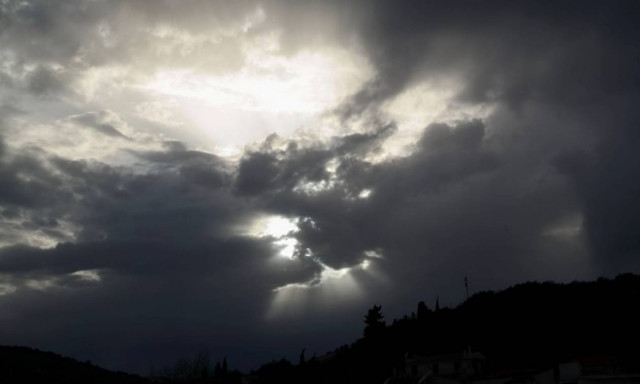 Καιρός: Πτώση της θερμοκρασίας και τοπικές βροχές τη Δευτέρα (17/09)