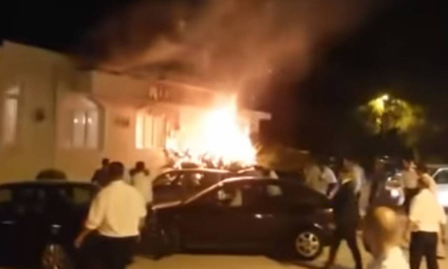 Πανικός και ουρλιαχτά σε γαμήλιο γλέντι στη Λάρισα: Φλόγες τύλιξαν κέντρο διασκέδασης (vid)