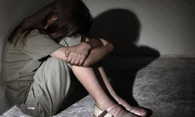 Φρίκη στο Ηράκλειο: Του εμπιστεύονταν την ανήλικη κόρη τους και εκείνος τη βίαζε