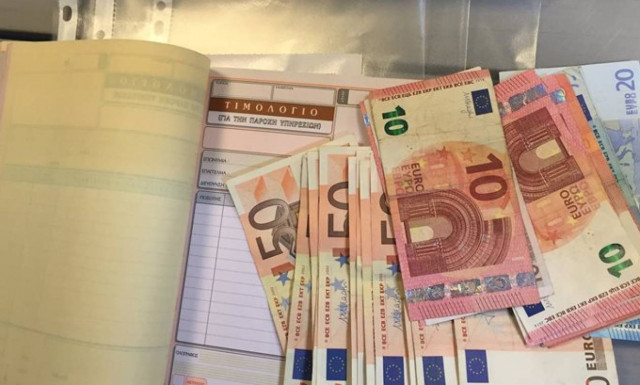 Ελεύθεροι επαγγελματίες: Θέλετε να μπείτε στις 120 δόσεις, ανοίξτε ξανά το «μπλοκάκι» σας!