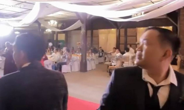 Πανικός σε γάμο - Δείτε το λόγο στο βίντεο