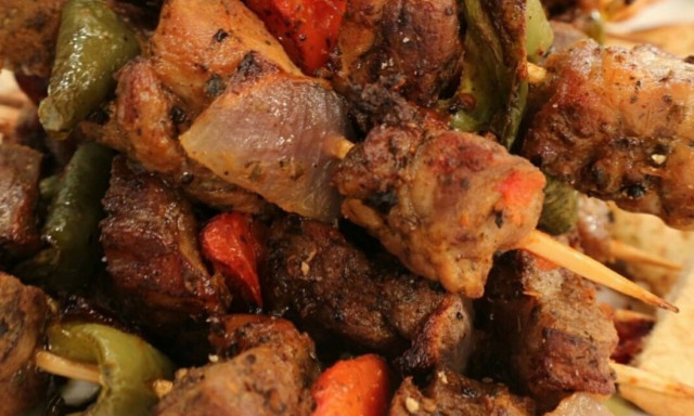 Η συνταγή της ημέρας: Κοντοσούβλι στη λαδόκολλα