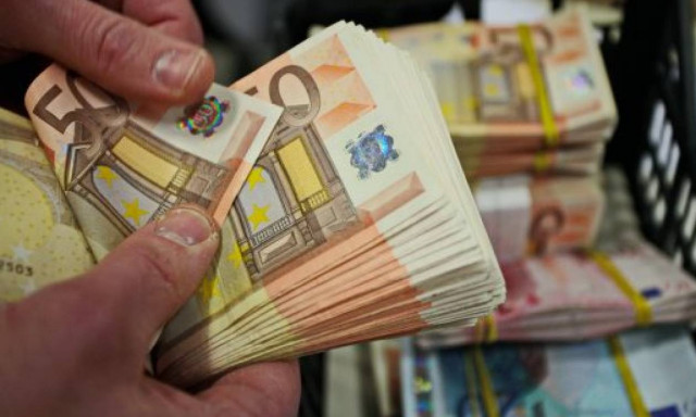 Αυτοαπασχολούμενοι: Τι αλλάζει με τις εκπτώσεις στις εισφορές