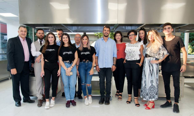 Ο Άκης Πετρετζίκης στο ΙΕΚ ΟΜΗΡΟΣ Λάρισας