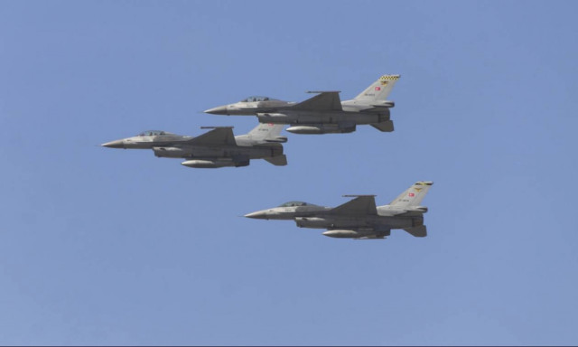 Νέα εικονική αερομαχία μεταξύ ελληνικών και οπλισμένων τουρκικών μαχητικών στο Αιγαίο