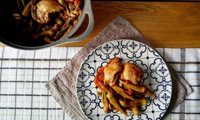 Η συνταγή της ημέρας: Κοτόπουλο με μπάμιες