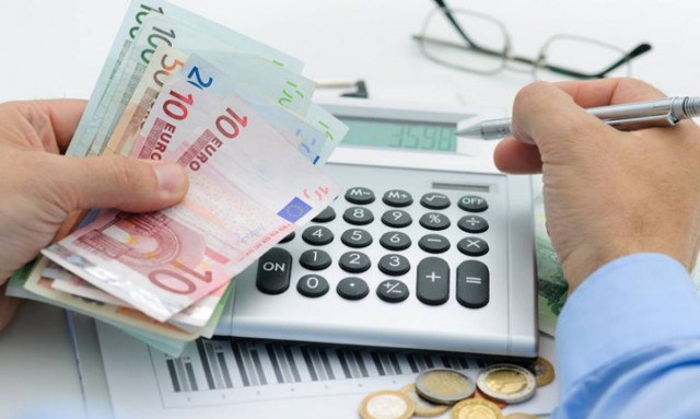 Νέα ρύθμιση - ανάσα: Τι αλλάζει για όσους χρωστούν σε Εφορία και ΕΦΚΑ