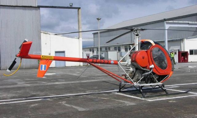 Training helicopter makes forced landing