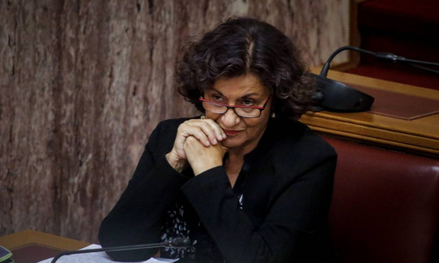 Φωτίου: Στόχος της κυβέρνησης να ανοίξουν νέες θέσεις στους βρεφονηπιακούς σταθμούς (vid)