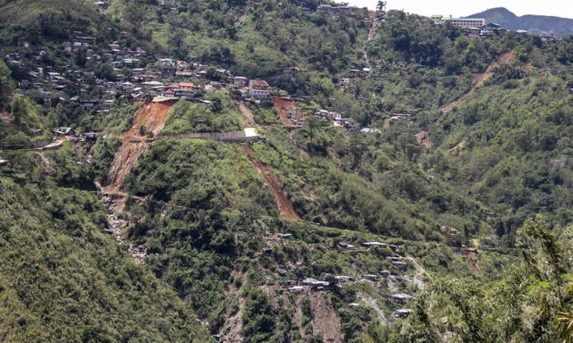 Philippines landslide victims 'sent texts from underneath rubble'
