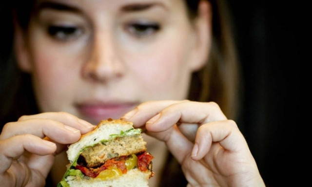 Σχολικά γεύματα σε 954 δημοτικά σχολεία για τη νέα σχολική χρονιά