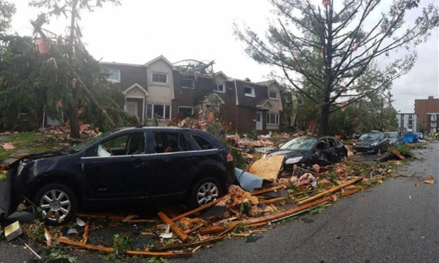 Καναδάς: «Εμπόλεμη ζώνη» η περιοχή που σάρωσε ο ανεμοστρόβιλος