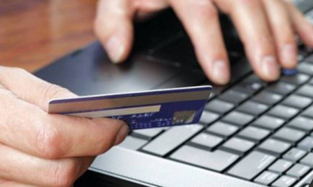 Μετρητά... τέλος! Τι αλλάζει στις αγορές σας με κάρτα