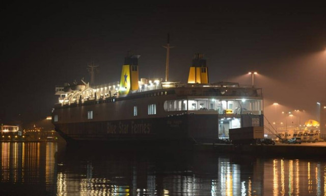 Αναχώρησαν για Κρήτη τα πλοία που συγκρούστηκαν στο λιμάνι του Πειραιά
