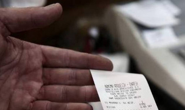 Εφοριακοί πήγαν για έλεγχο σε εστιατόριο  και... τις έφαγαν