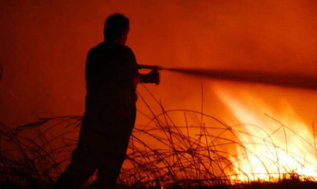 Μεγάλη φωτιά στη Ζαχάρω Ηλείας