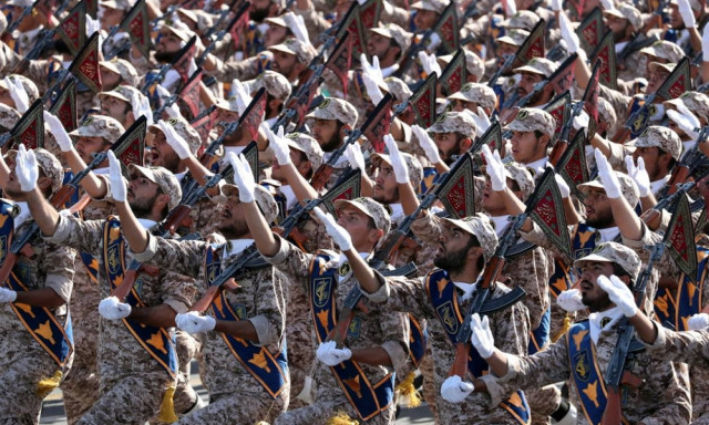 Ιαχές πολέμου: Το Ιράν απειλεί τις ΗΠΑ και το Ισραήλ με «ολέθρια και συντριπτική απάντηση» (Vids)