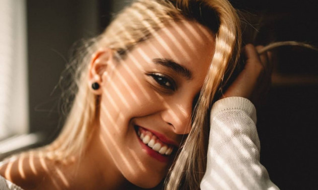 Τι μπορείς να κάνεις για τα σπυράκια μόνη στο σπίτι: Η ειδικός απαντά