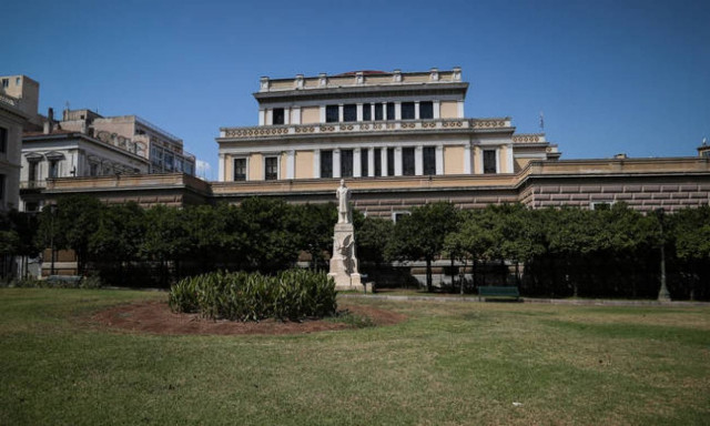 Ποινή φυλάκισης στις γυναίκες που βανζάλιζαν με λάδι εκθέματα μουσείων - «Μας έβαλε το Άγιο Πνεύμα»