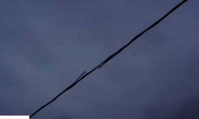 Κακοκαιρία: Κολώνα της ΔΕΗ στη Ραφήνα «έσκασε» σαν πυροτέχνημα (vid)