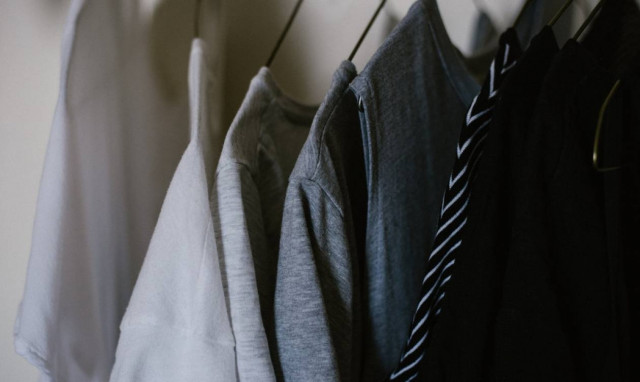 Φοιτητικό δωμάτιο: Πώς να μην «χαθείς» στο χάος της ντουλάπας σου!