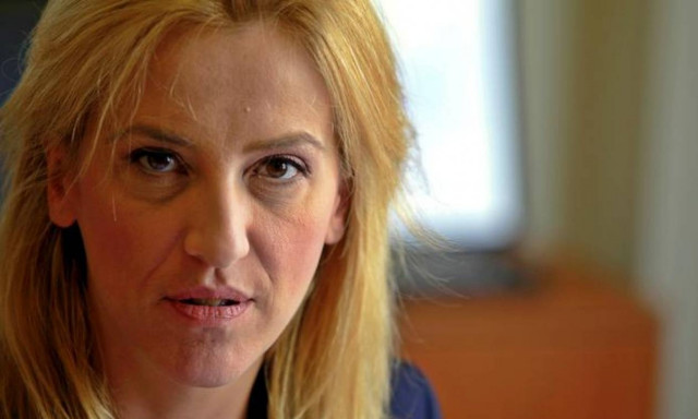 Με την ιδιότητα του υπόπτου καλείται η Ρένα Δούρου για τις φονικές πλημμύρες στη Μάνδρα