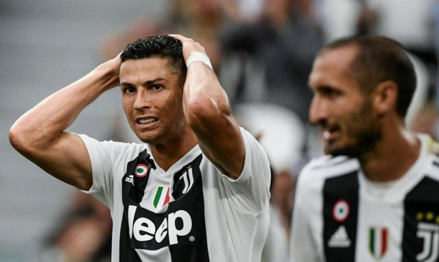 Σοκάρει η καταγγελία καλλονής για βιασμό παρά φύσιν από τον Κριστιάνο Ρονάλντο: Γονάτισε και...