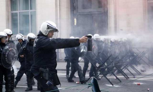 Βρυξέλλες: Σοβαρά επεισόδια σε μεγάλη διαδήλωση δημοσίων υπαλλήλων (pics)