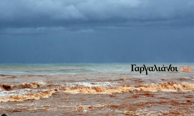 LIVE Μεσογειακός κυκλώνας - Μεσσηνία: Απίστευτο αυτό που έκαναν την ώρα που χτυπούσε ο Ζορμπάς