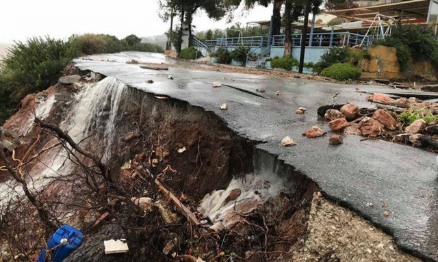 «Ζορμπάς» - Αγνοούμενοι, εγκλωβισμένοι και εικόνες απόλυτης καταστροφής σε Εύβοια και Φθιώτιδα