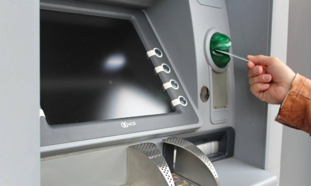 Capital control: Από σήμερα όλα αλλάζουν - Τι πρέπει να ξέρετε για τις συναλλαγές