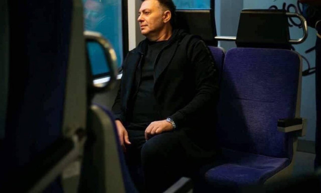 «Κάνε χιλιοστά τα χιλιόμετρα»: Το νέο τραγούδι του Νίκου Μακρόπουλου (vid)