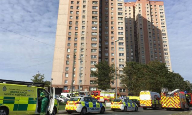 Βρετανία: Συναγερμός στο Λιντς για φωτιά σε ουρανοξύστη (pics+vid)